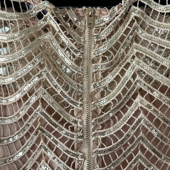 ✨ Sequin Scallop Top - Picture 6 of 8